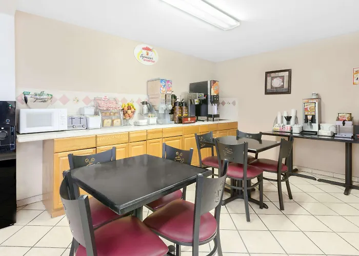 Super 8 By Wyndham Havasu Hotel 2*