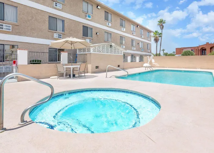 Super 8 By Wyndham Havasu Hotel Lake Havasu City