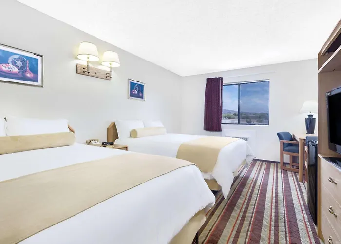 Hotel Super 8 By Wyndham Havasu