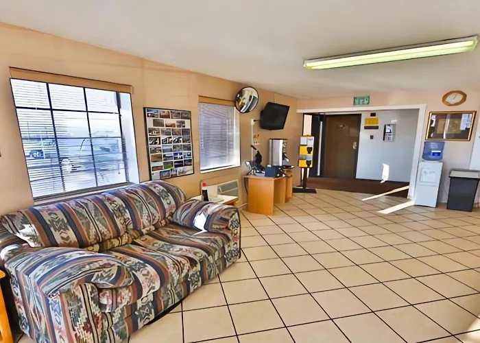 Super 8 By Wyndham Havasu 2*