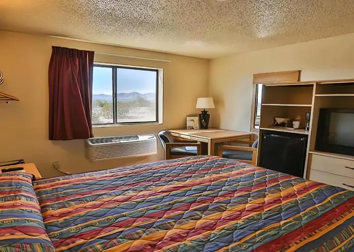 Hotel Super 8 By Wyndham Havasu